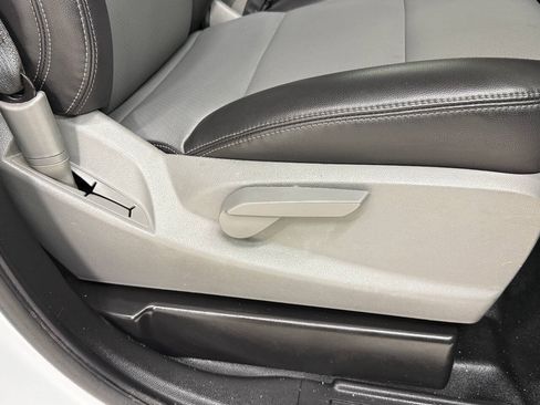 Used 2018 Chevrolet Silverado 1500 W/T RWD image 31