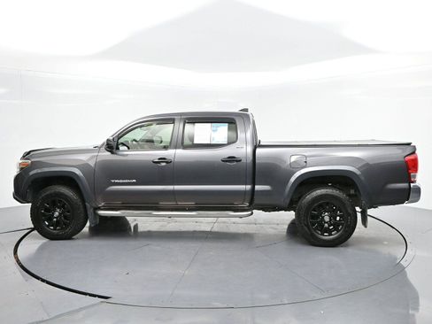 Used 2017 Toyota Tacoma SR5 w/ Tow Package AWD/4WD image 4