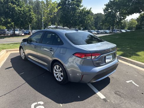 Used 2022 Toyota Corolla LE FWD image 8