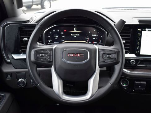 Used 2025 GMC Sierra 1500 SLT image 11