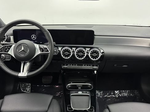 Used 2025 Mercedes-Benz CLA 250 4MATIC image 26
