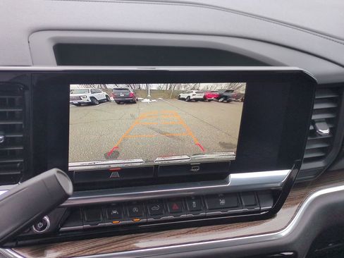 Used 2025 GMC Sierra 1500 Elevation image 18