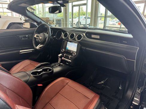 Used 2017 Ford Mustang GT Premium image 19