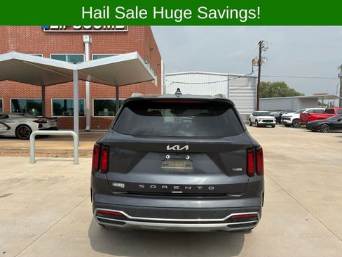Used 2022 Kia Sorento S FWD image 11