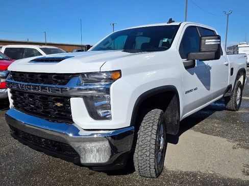 Used 2021 Chevrolet Silverado 2500 LT AWD/4WD image 2