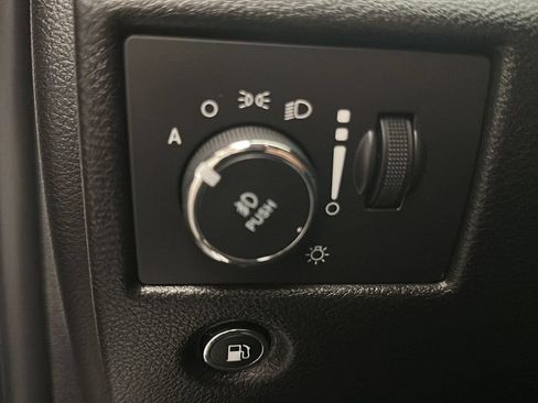 Used 2019 Jeep Grand Cherokee Limited w/ Luxury Group II AWD/4WD image 36