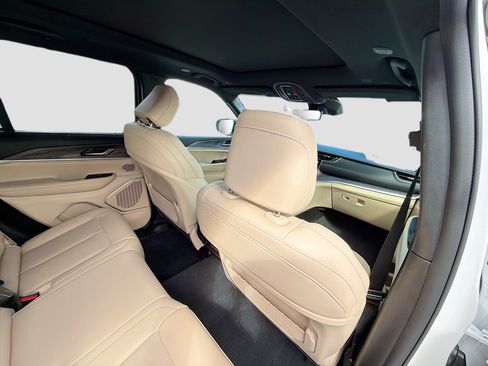 Used 2024 Jeep Grand Cherokee Limited 4xe w/ Luxury Tech Group II image 29