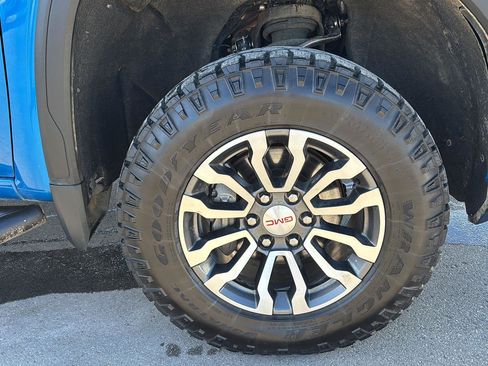 Used 2022 GMC Sierra 1500 AT4 w/ AT4 Premium Package image 12