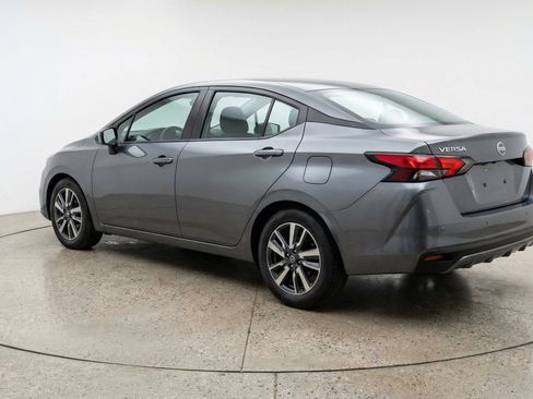 Used 2025 Nissan Versa SV image 6