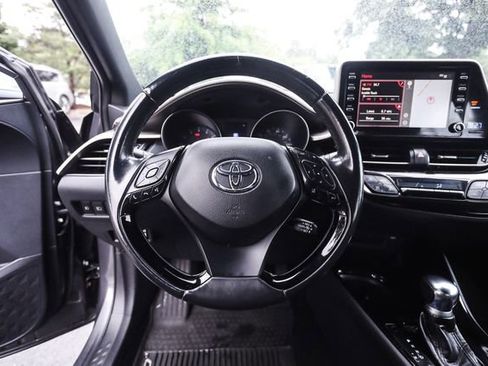 Used 2019 Toyota C-HR Limited FWD image 38