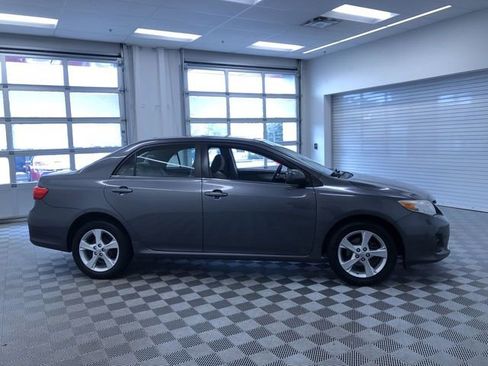 Used 2013 Toyota Corolla LE w/ Premium Pkg image 32