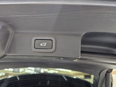 Used 2017 Jaguar F-PACE S AWD/4WD image 13