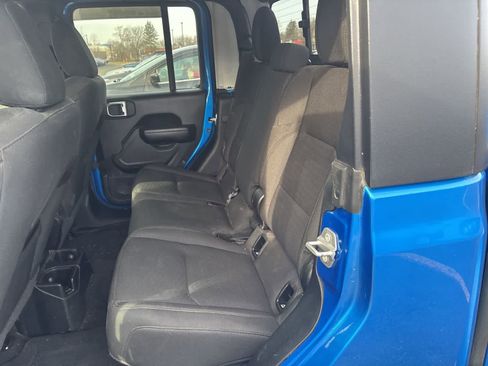 Used 2021 Jeep Gladiator Sport image 6