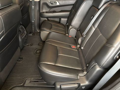 Used 2017 Nissan Pathfinder Platinum AWD/4WD image 23