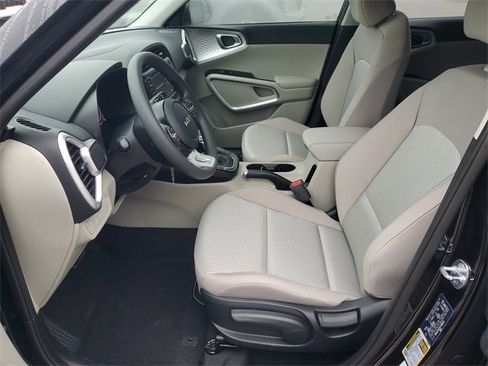 New 2025 Kia Soul LX image 21