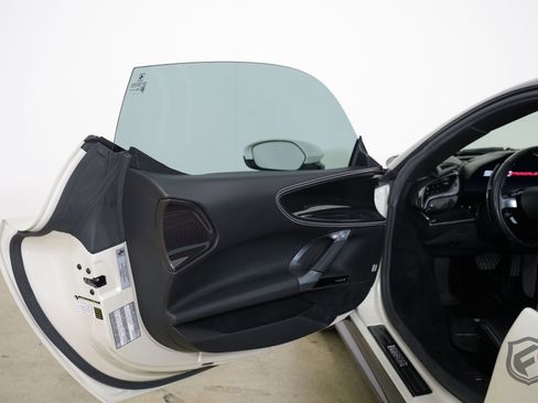 Used 2022 Ferrari SF90 Stradale AWD/4WD image 12