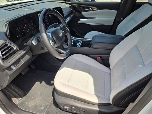 Used 2025 Chevrolet Traverse High Country AWD/4WD image 15