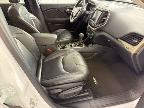 Used 2016 Jeep Cherokee Limited image 29