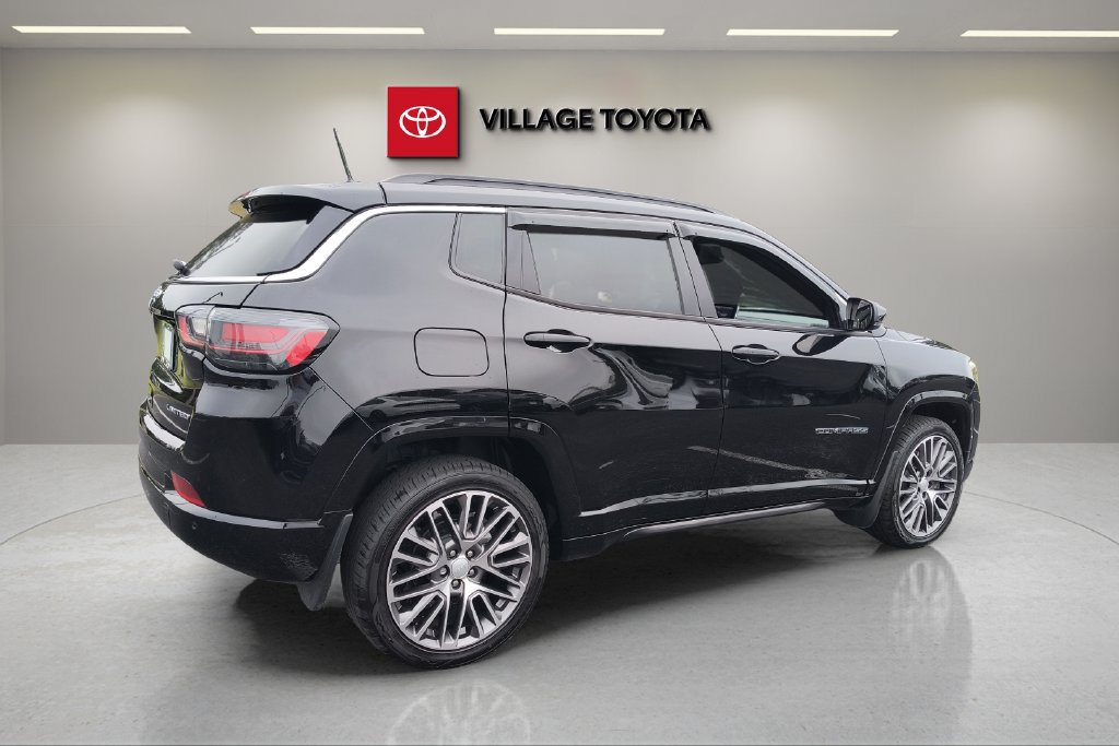 Used 2024 Jeep Compass Limited w/ Elite Group AWD/4WD image 5
