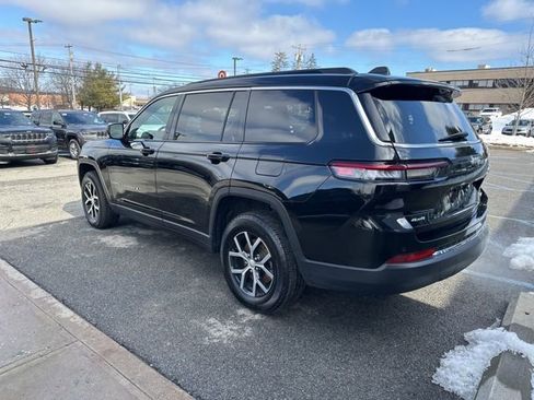 Certified 2024 Jeep Grand Cherokee L Limited w/ Luxury Tech Group II AWD/4WD image 3