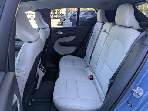 Used 2024 Volvo XC40 B5 Plus w/ Protection Package Premier image 28