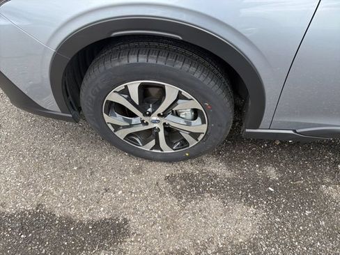 Certified 2022 Subaru Outback Limited AWD/4WD image 8