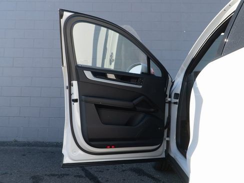 New 2026 Porsche Cayenne S image 15