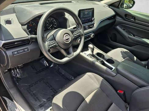 Certified 2025 Nissan Altima 2.5 S FWD image 10