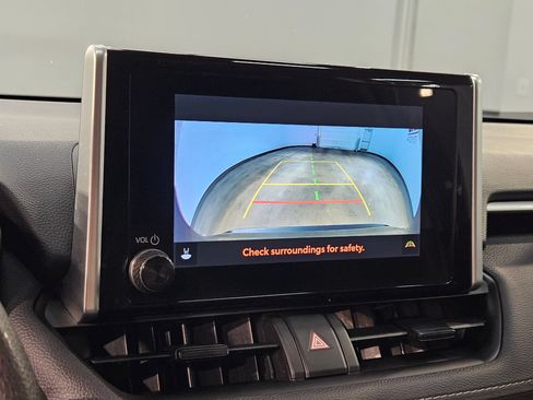 Used 2023 Toyota RAV4 LE AWD/4WD image 29