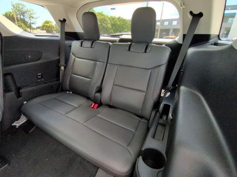 New 2026 Ford Explorer Active w/ Active Comfort Package RWD image 15
