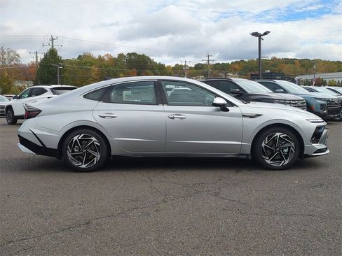 New 2026 Hyundai Sonata SEL image 2