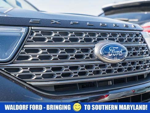 Used 2022 Ford Explorer XLT w/ Equipment Group 202A image 13