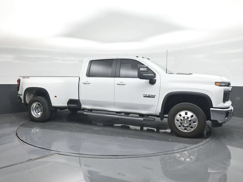 Used 2026 Chevrolet Silverado 3500 LT w/ Texas Edition AWD/4WD image 11