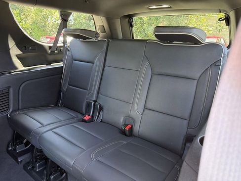 Used 2023 GMC Yukon XL SLT w/ SLT Premium Package AWD/4WD image 28