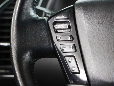 Used 2024 Nissan Armada SL w/ Captain's Chairs Package image 14