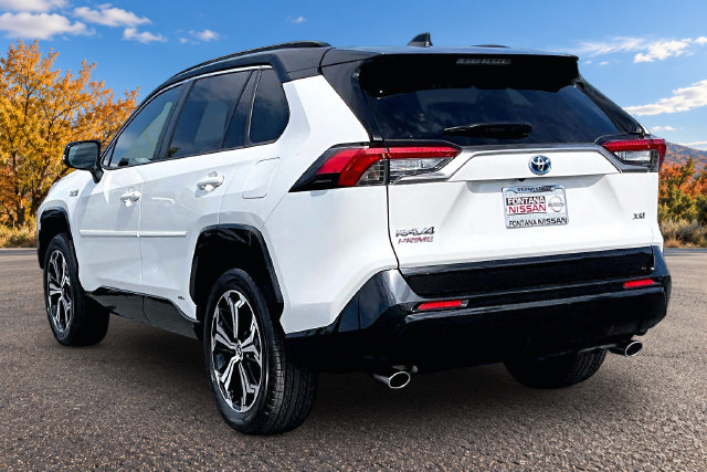 Used 2022 Toyota RAV4 XSE w/ Weather Package AWD/4WD image 4