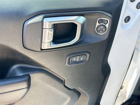 Used 2021 Jeep Wrangler Sport S image 19