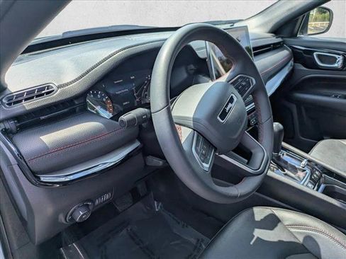 Used 2025 Jeep Compass Trailhawk AWD/4WD image 9