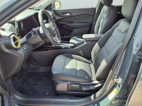 New 2026 Chevrolet Trax LT w/ Driver Confidence Package FWD image 24