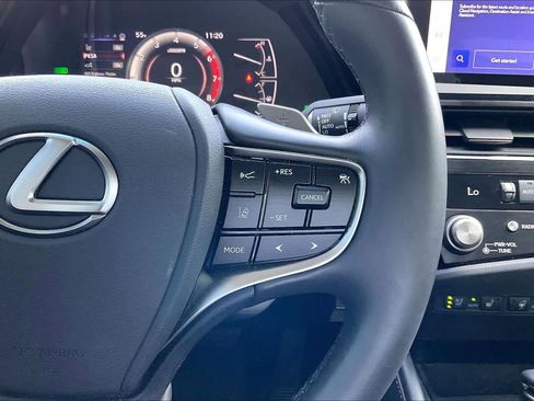 Used 2025 Lexus ES 300h w/ Premium Package image 23