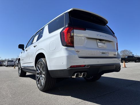 Used 2026 GMC Yukon Denali Ultimate w/ LPO, Floor Liner Package image 8