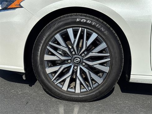 Used 2023 Nissan Altima 2.5 SV image 6