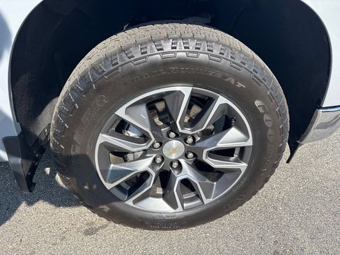 Used 2024 Chevrolet Silverado 1500 LT AWD/4WD image 13
