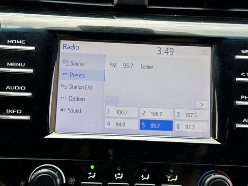 Used 2018 Toyota Camry L image 28