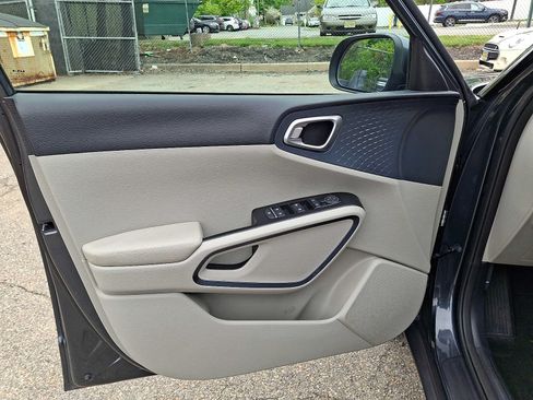 Used 2023 Kia Soul EX FWD image 13