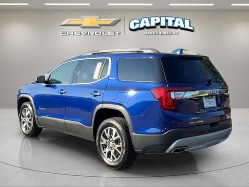Used 2023 GMC Acadia SLE w/ Driver Convenience Package FWD image 4