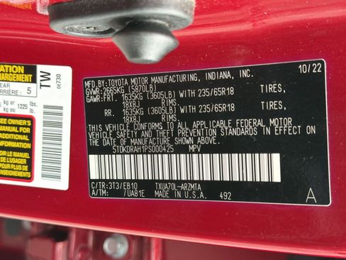 Used 2023 Toyota Highlander XLE FWD image 19