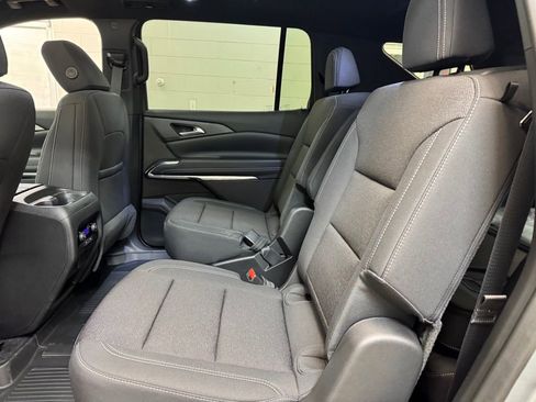 New 2026 Chevrolet Traverse LT w/ Sun and Wheel Package FWD image 17
