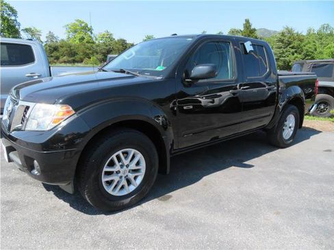 Used 2018 Nissan Frontier SV image 14