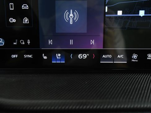 Used 2025 Audi SQ5 Premium Plus image 32